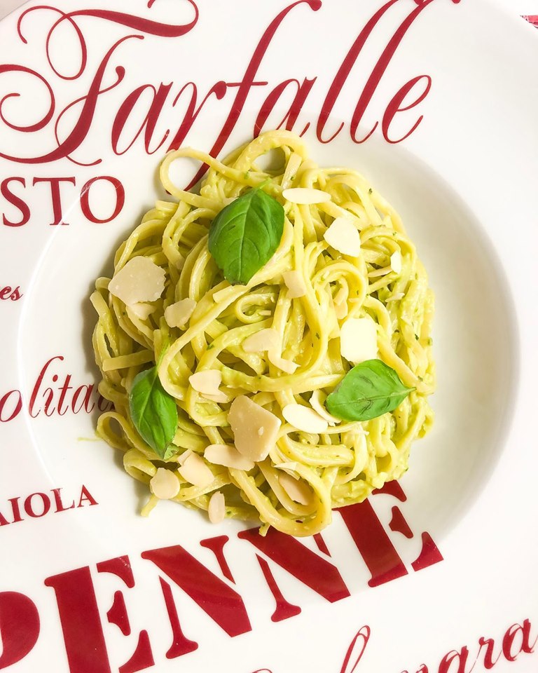 Creamy avocado pasta